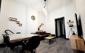 Private Room In Center Of Charleroi