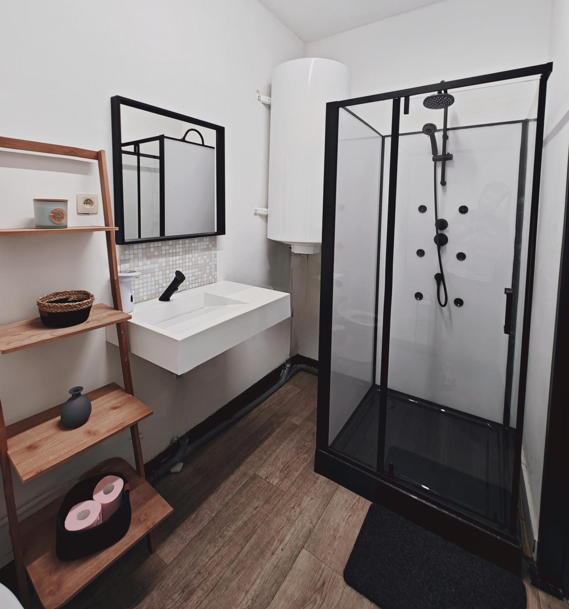 Private Room In Center Of Charleroi Exterior photo